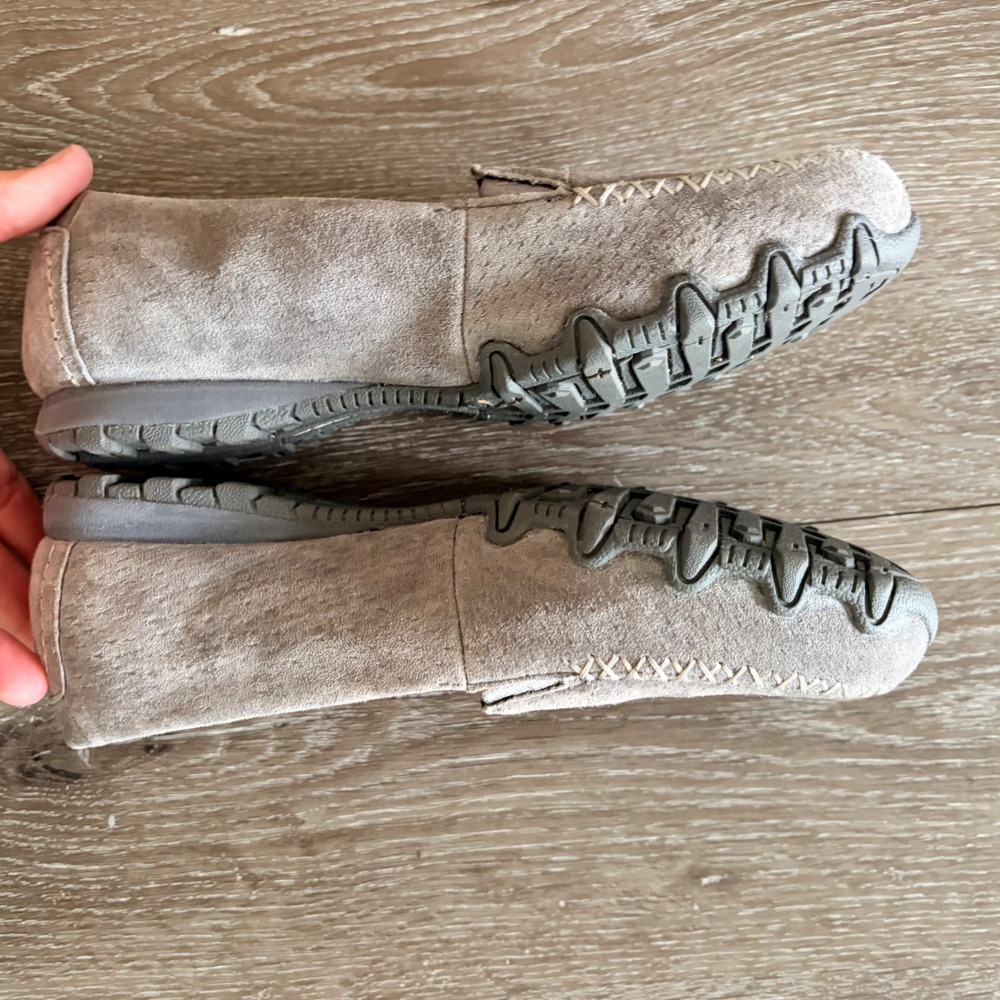 Skechers Bikers Shoes Women's Size 7 Gray Leather Relaxed Fit Slip On Loafers - Picture 4 of 9